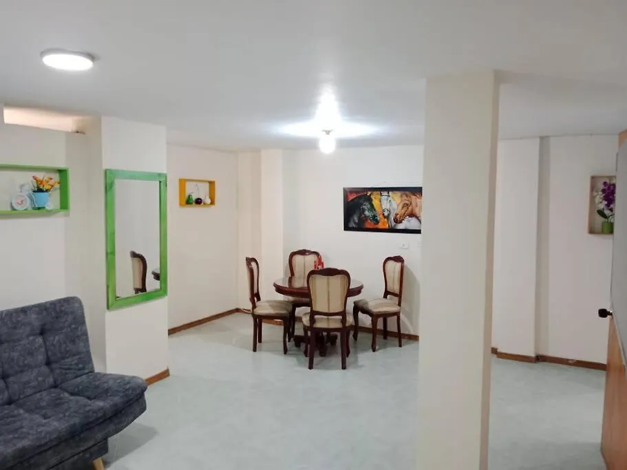 Amplia Casa Familiar, Comoda Y Central En Laureles Medellín Apartamento