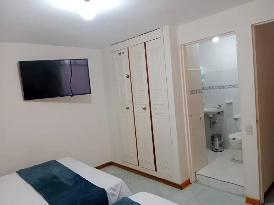 Amplia Casa Familiar, Comoda Y Central En Laureles Medellín Apartamento